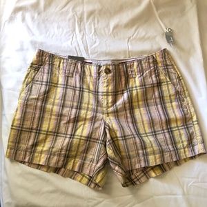 Old Navy Womens Plaid Khaki Shorts NWT